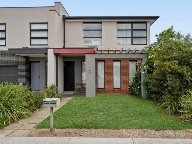 Townhouse for sale in Camerons Creek, Victoria