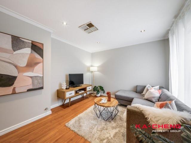 Villa for sale in Yokine, City of Stirling