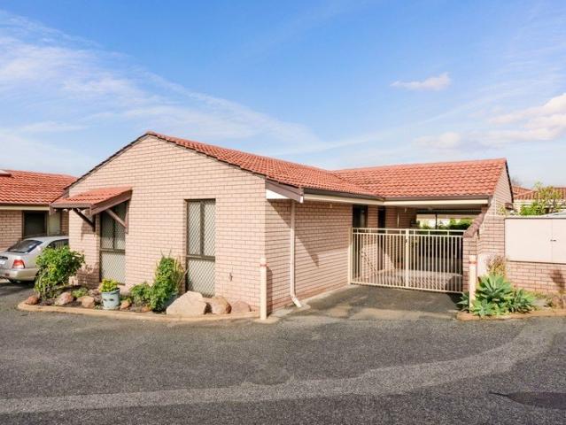 Villa for sale in Queens Park, Western Australia