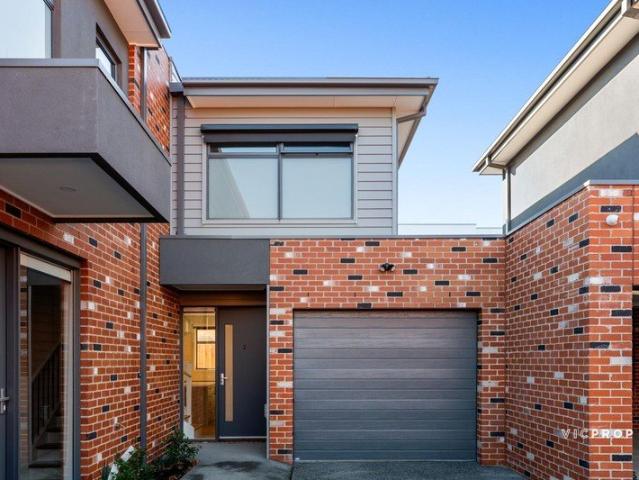 Townhouse for sale in Heidelberg Heights, Melbourne