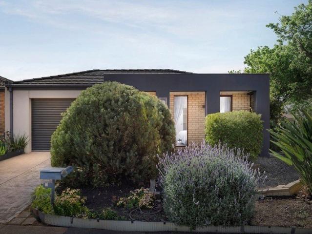 House for sale in Woodgrove Walk, Melbourne