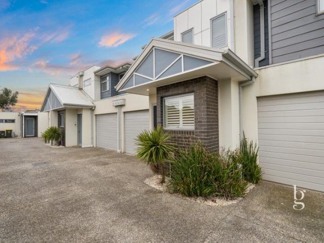 Townhouse for sale in Camerons Creek, Victoria