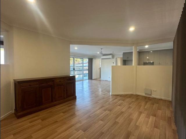 Townhouse for rent in Korora, New South Wales