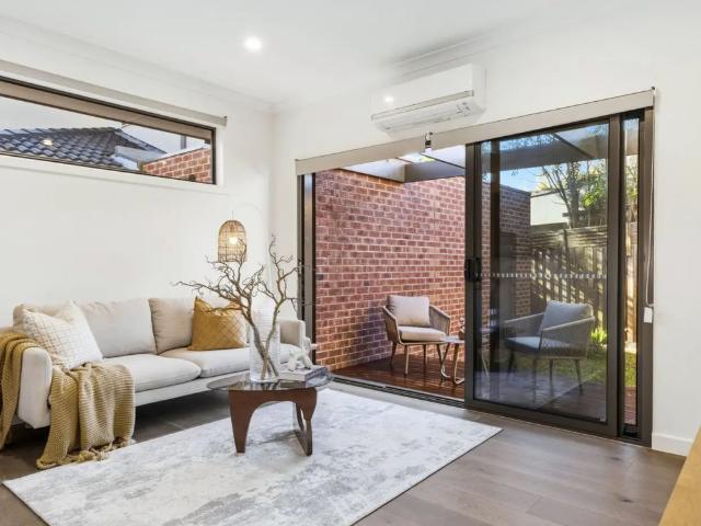 Townhouse for rent in Camerons Creek, Victoria