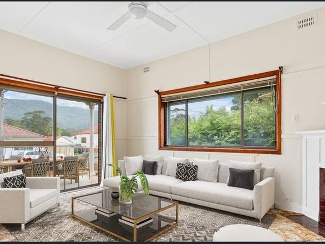 House for rent in Wollongong West, New South Wales