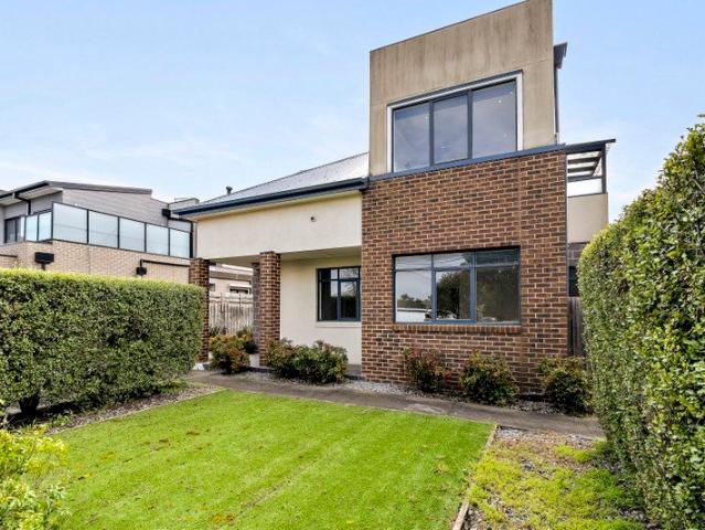 Townhouse for sale in Camerons Creek, Victoria