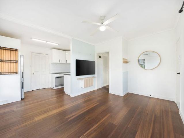 Townhouse for rent in Queanbeyan West, Queanbeyan