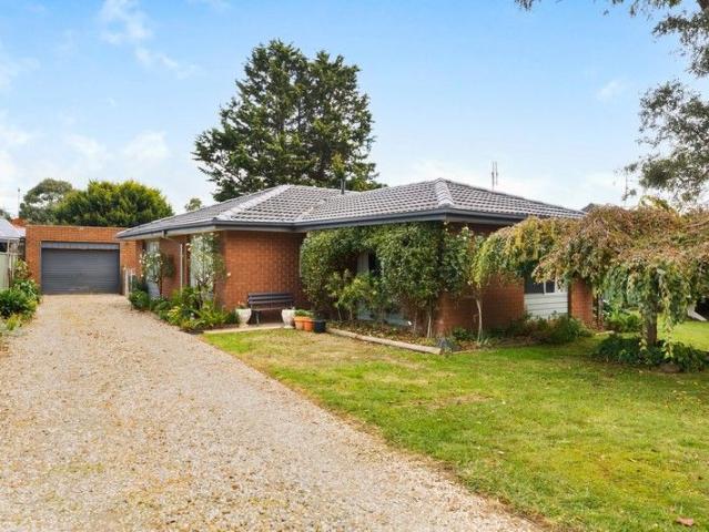 House for sale in Woodend, Victoria