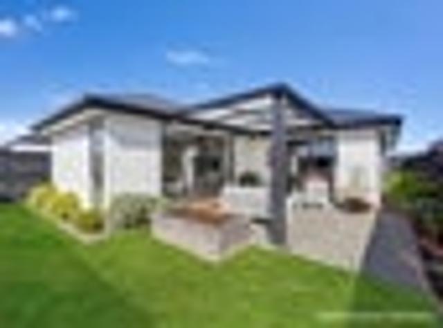 House for sale in Chaslands, Canterbury