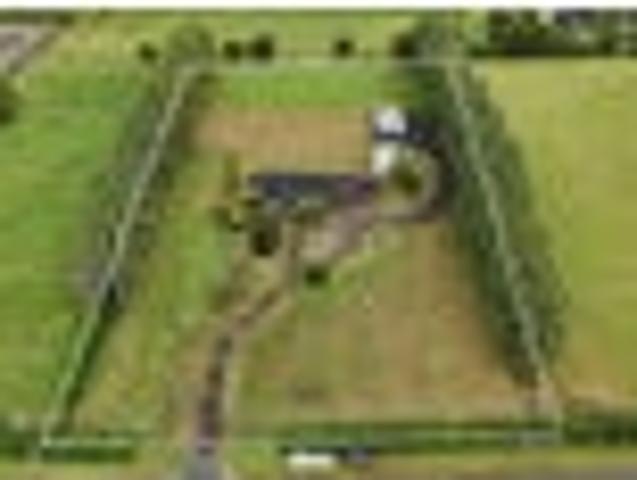 House for sale in Awhitu