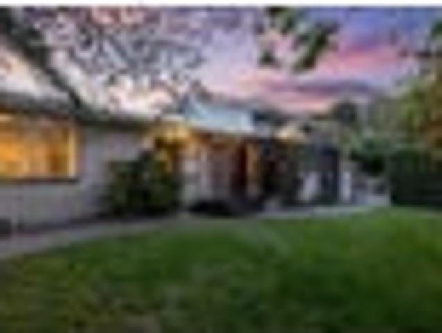 House for sale in Saint Andrews Hill, Christchurch