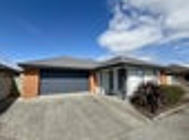Townhouse for sale in Fairdown, West Coast