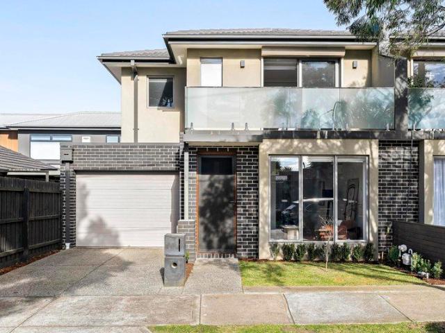 Townhouse for sale in Camerons Creek, Victoria