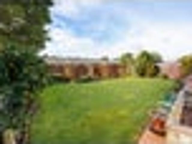 House for sale in Highbury