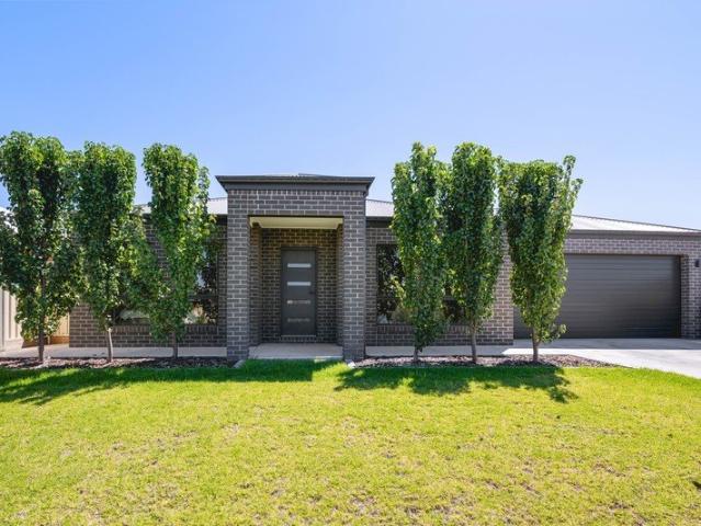 Townhouse for rent in Red Cliffs, Victoria