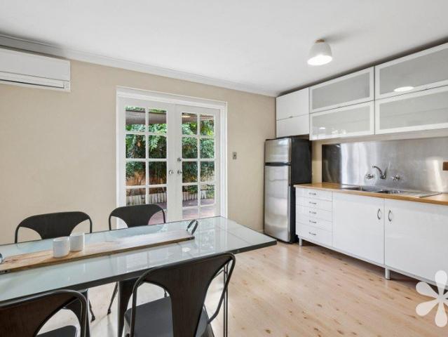 Villa for sale in Wilson, Western Australia