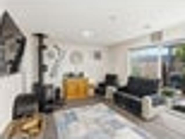 House for sale in Chaslands, Canterbury