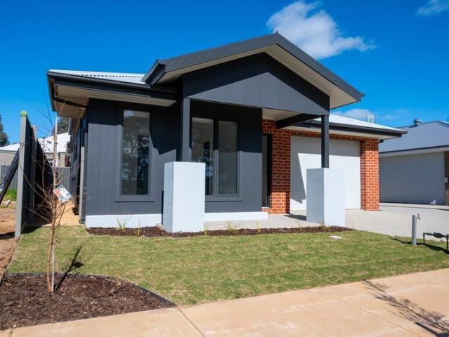 Granny Flat for rent in Yarrawonga, Shire of Moira