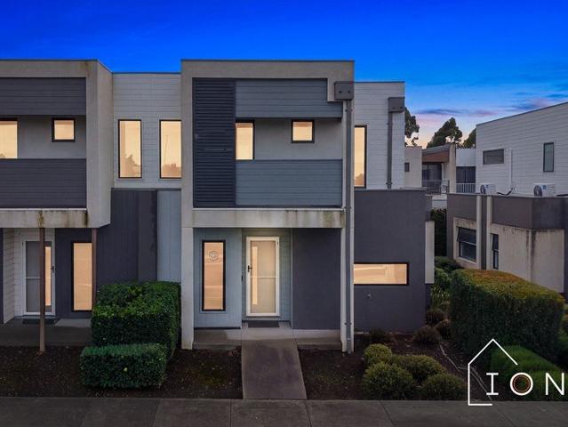 Townhouse for sale in Camerons Creek, Victoria