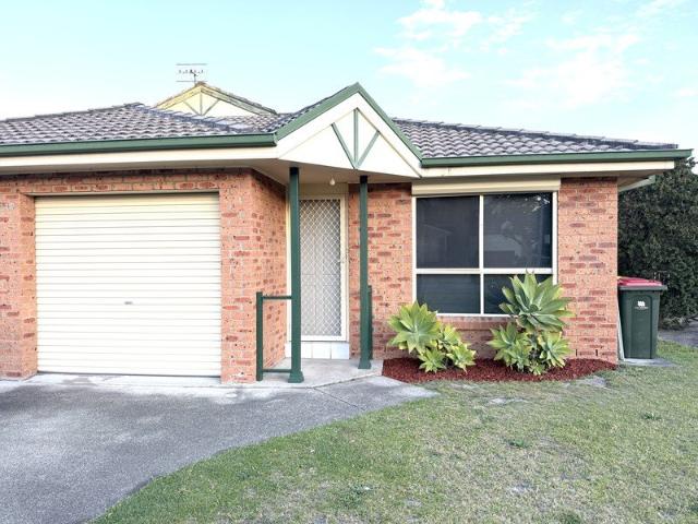 Townhouse for rent in Fingal Bay, Port Stephens Council