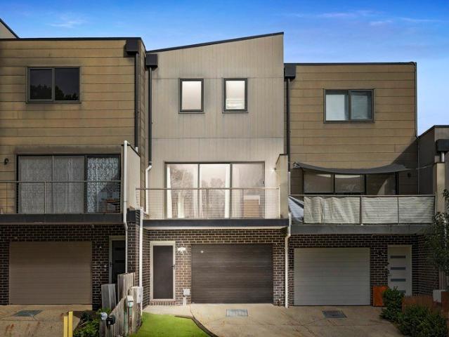 Townhouse for sale in Camerons Creek, Victoria