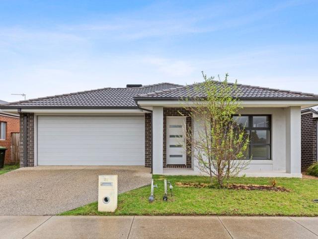 House for sale in Armstrong Creek Central, Geelong