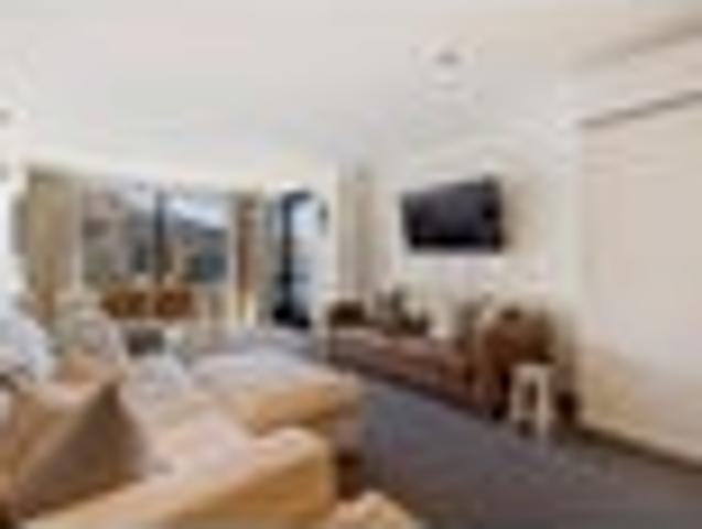 Townhouse for sale in Otakou