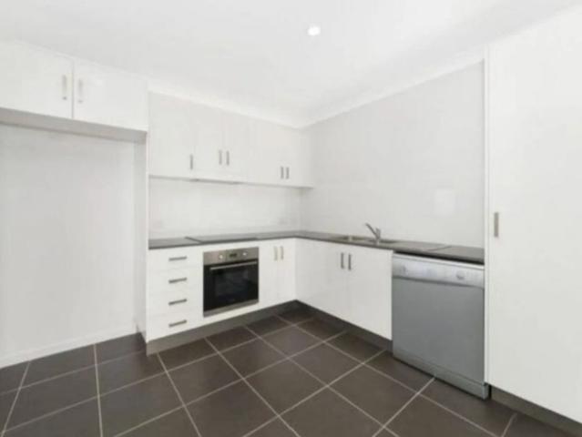 Townhouse for rent in Bushland Beach, Queensland