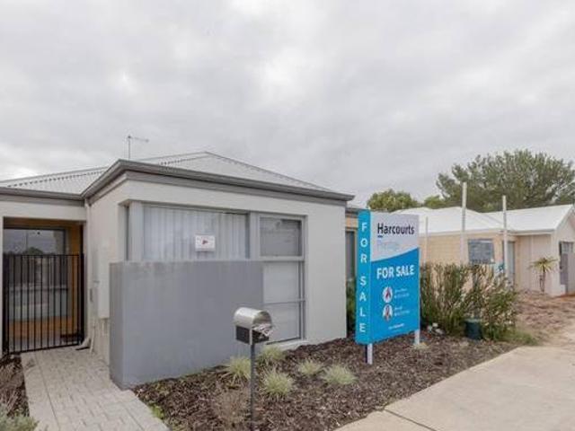 House for rent in Cockburn, Western Australia