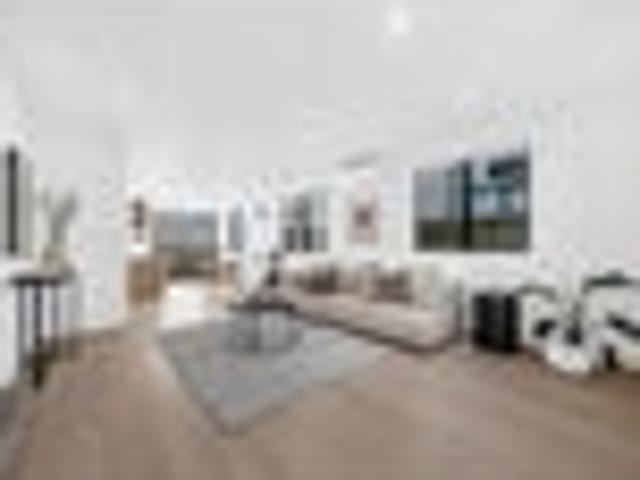 House for sale in Avondale