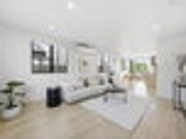 House for sale in Avondale