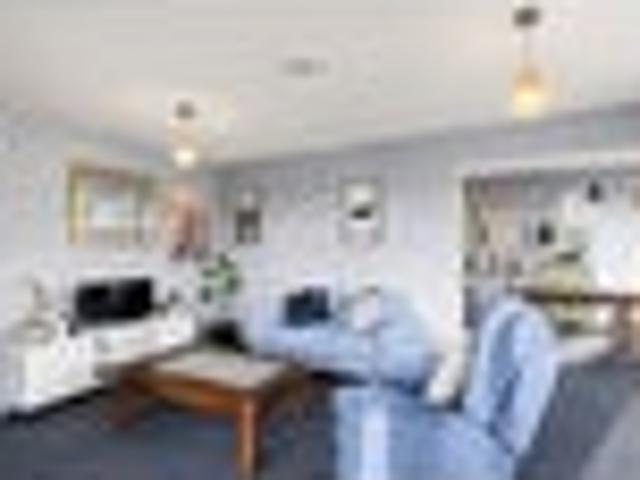 House for sale in Chaslands, Canterbury