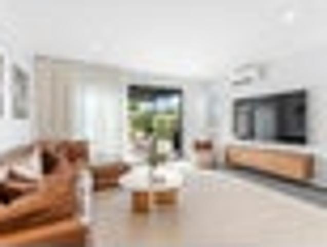 Townhouse for sale in Whangaparaoa