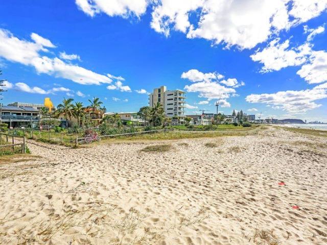 Apartment for sale in Palm Beach, Gold Coast City