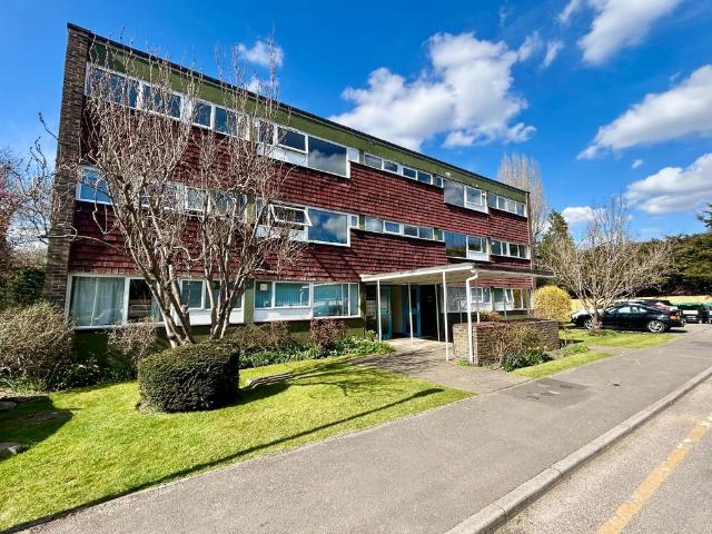 Apartment for rent in Abbotswood, Guildford