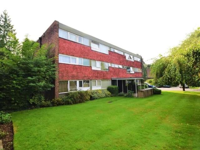Apartment for rent in Abbotswood, Guildford