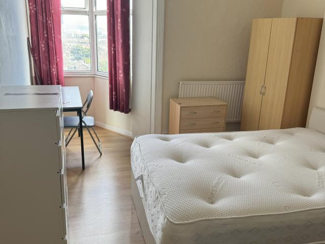 Apartment for rent in Nangreaves, Wales