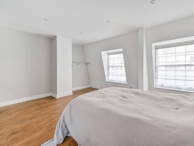 House for rent in Belgravia, Greater London