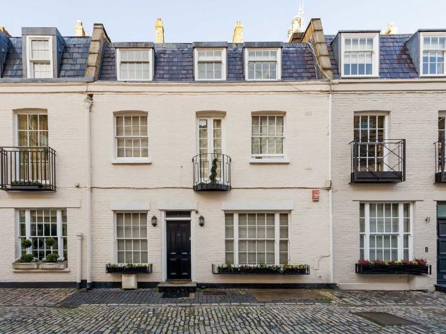 House for rent in Belgravia, Greater London