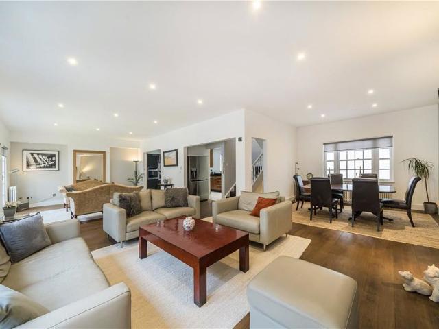 Apartment for rent in Belgravia, Greater London