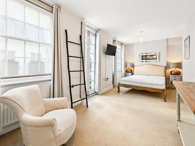 House for rent in Belgravia, Greater London
