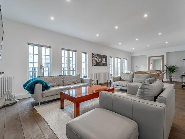Apartment for rent in Belgravia, Greater London