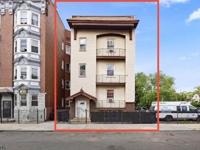 House for sale in East Orange, Essex County