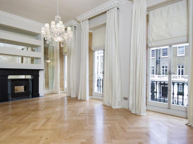 House for rent in Belgravia, Greater London