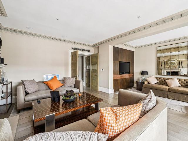 Apartment for rent in Belgravia, Greater London