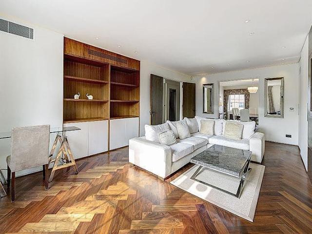 House for rent in Belgravia, Greater London