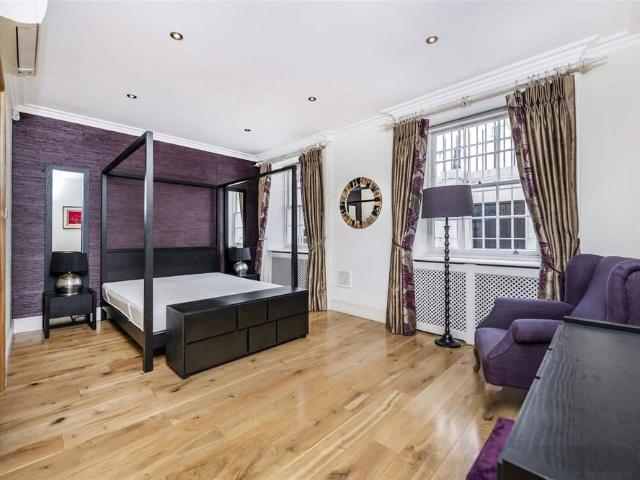 House for rent in Belgravia, Greater London