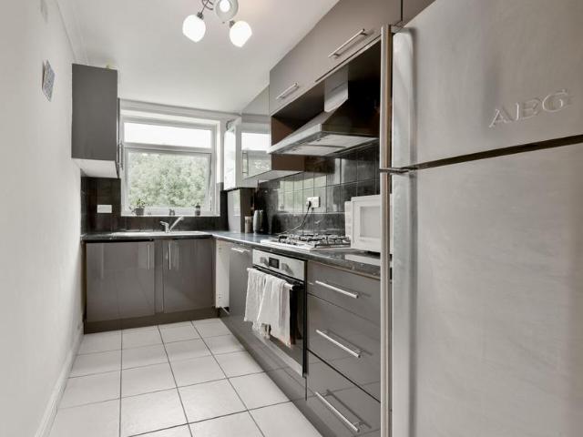 Apartment for rent in London Borough of Ealing, Perivale
