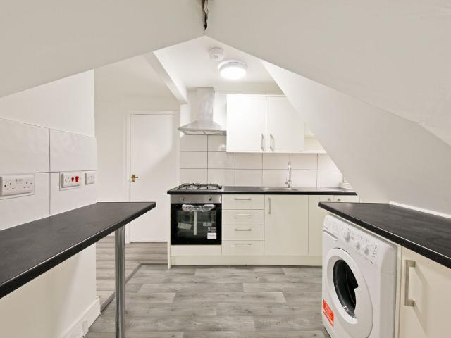 Apartment for rent in London Borough of Ealing, Perivale