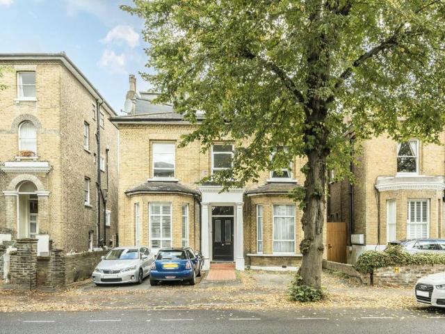 House for rent in London Borough of Ealing, Perivale
